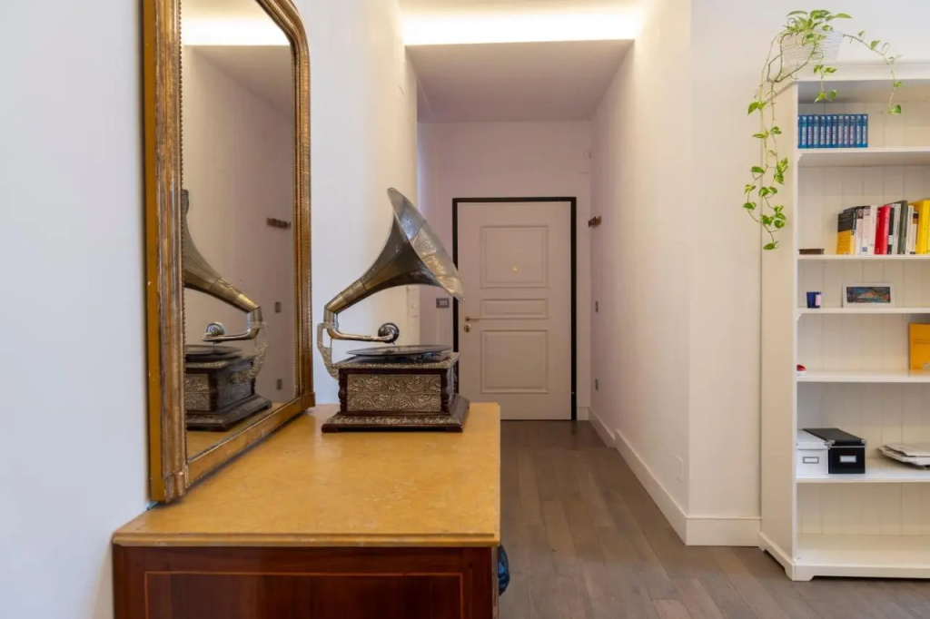 Regina Margherita Halldis Apartment