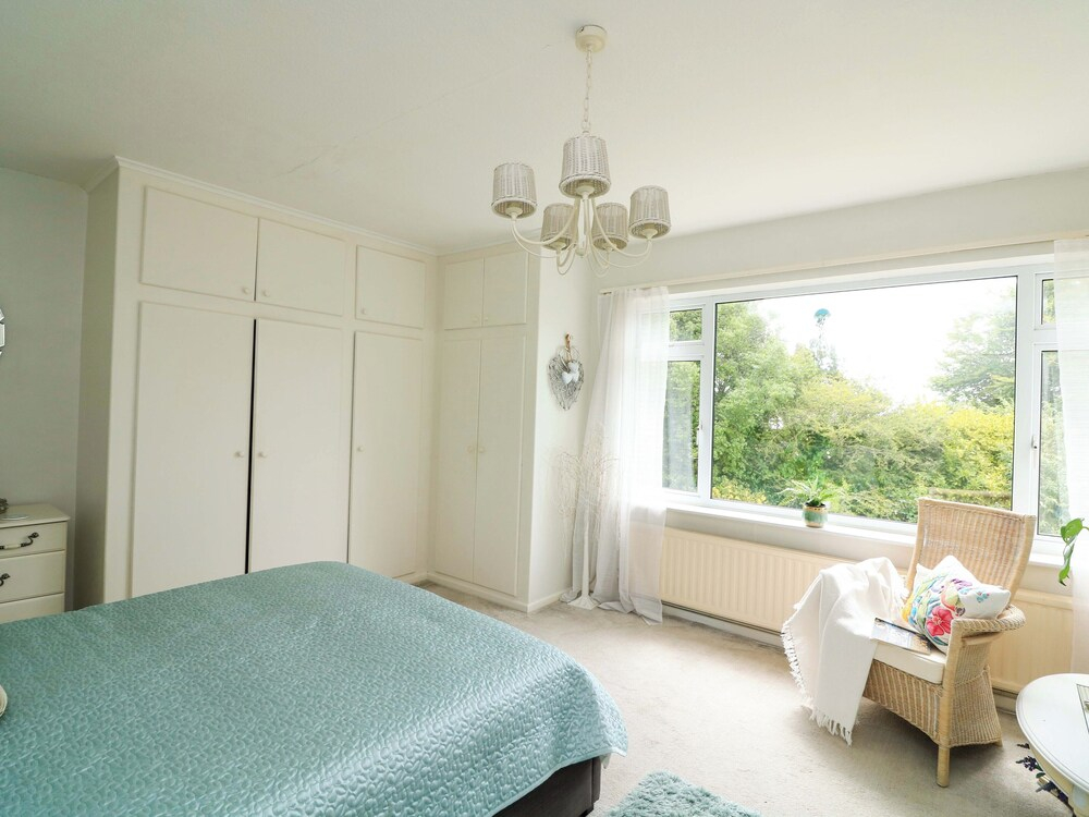 3 Chantry Hill