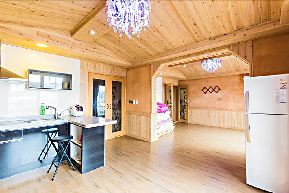 Goseong (Sokcho) Sujabyeol Pension(고성(속초) 수자별펜션)