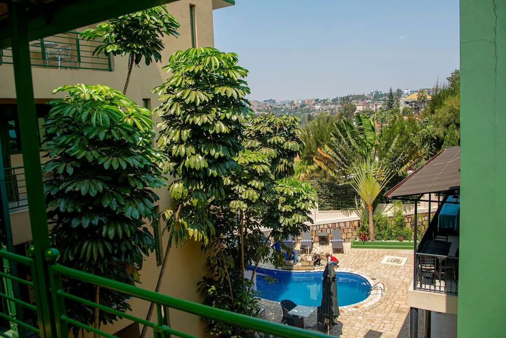 Highlands Suites Hotel and Apartments