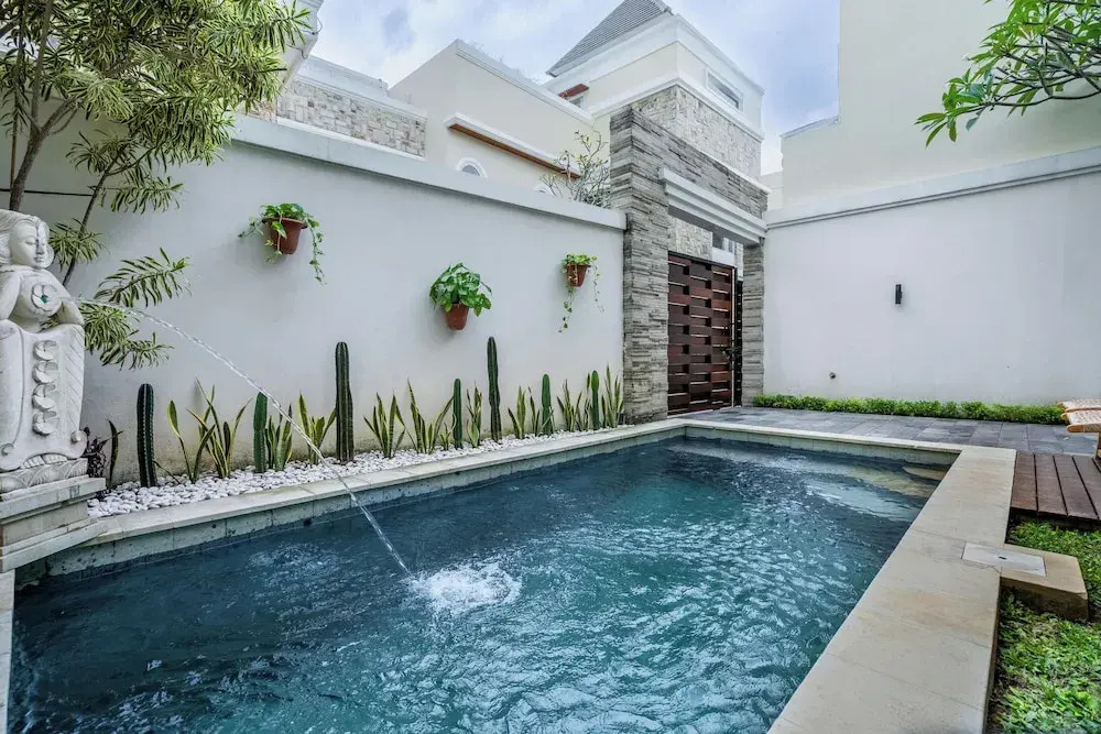 Villa Arsy-2BR Private Oasis with Pool & Rooftop