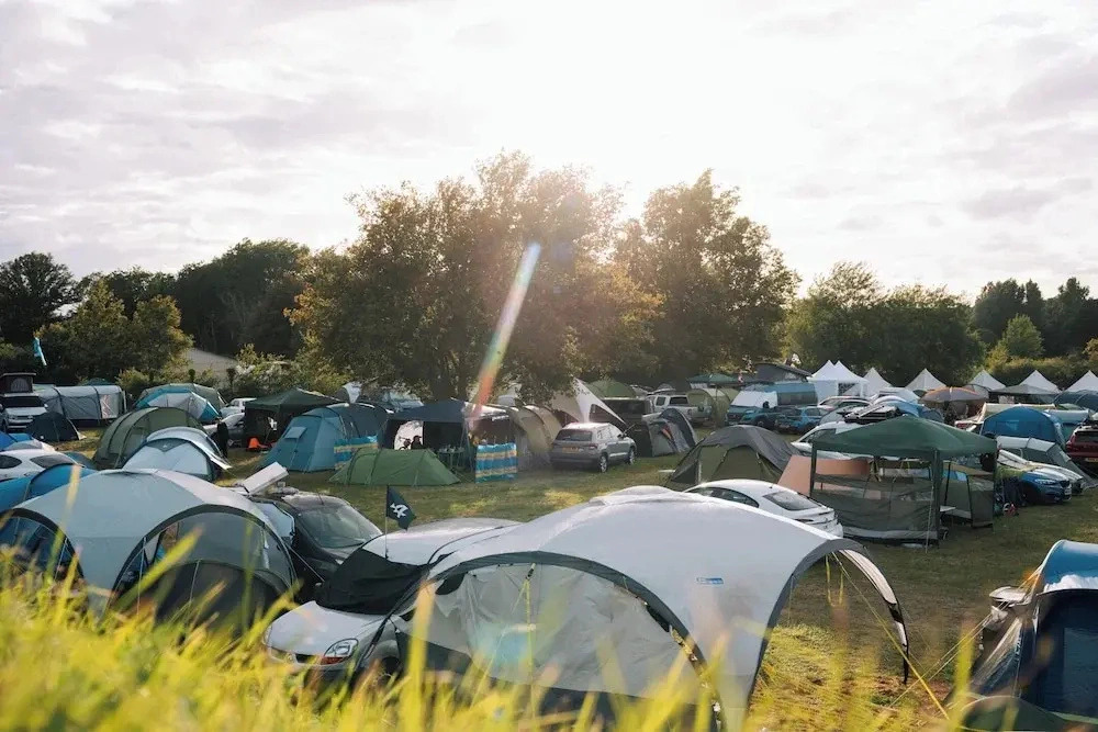Bronze  Camping