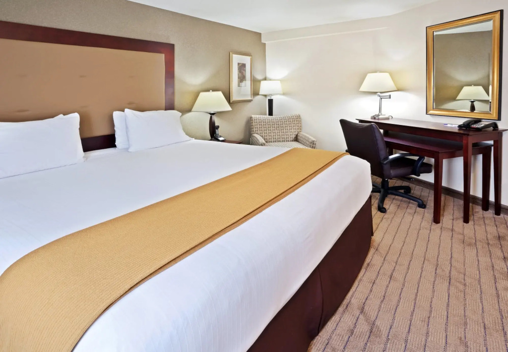 Holiday Inn Express Portland South - Lake Oswego by IHG