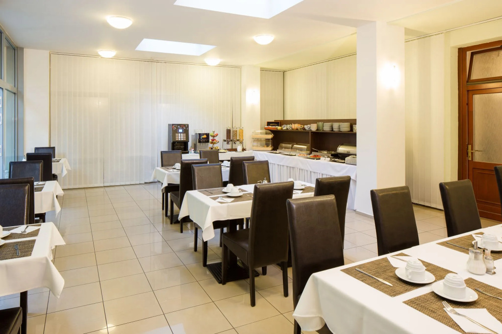 Hotel Cyro