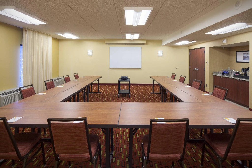 Courtyard by Marriott Memphis East/Park Avenue