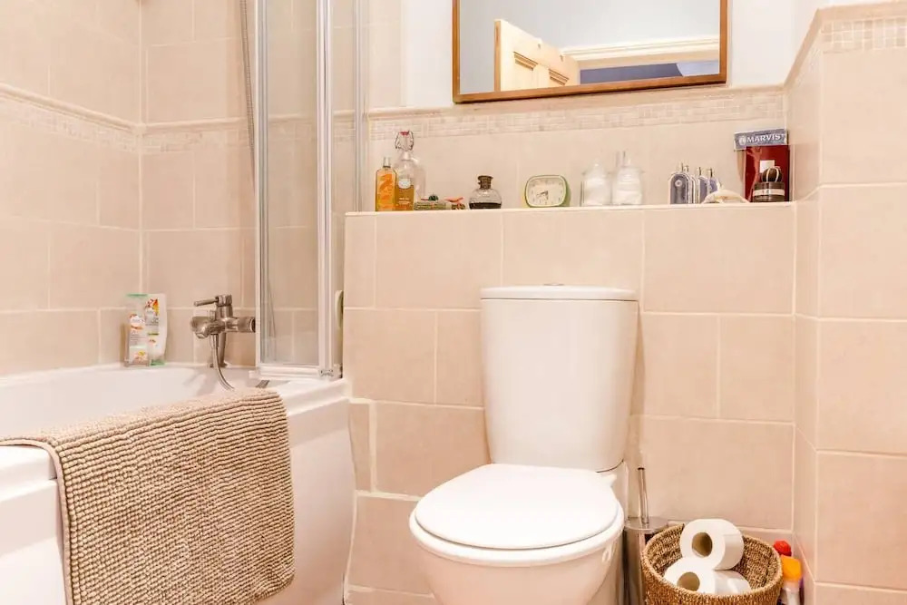 Elegant 2 Br Apartment in W/Garden, Fits 6