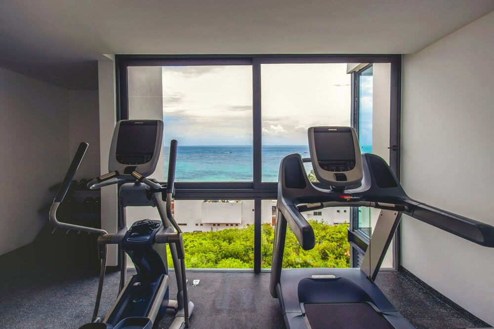 2 BR Roof Pool & Gym - Cruz con Mar 406