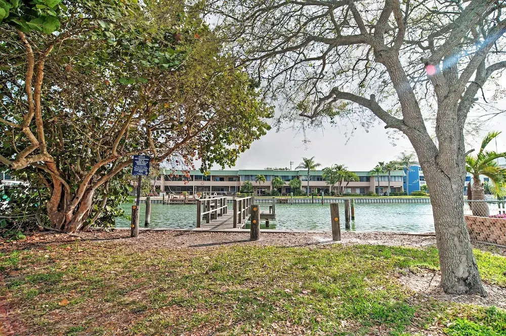 Treasure Island Cottage, Near Boardwalk & Beach!