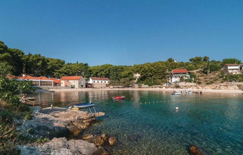 Stunning Home in Rogac With Wifi and 4 Bedrooms