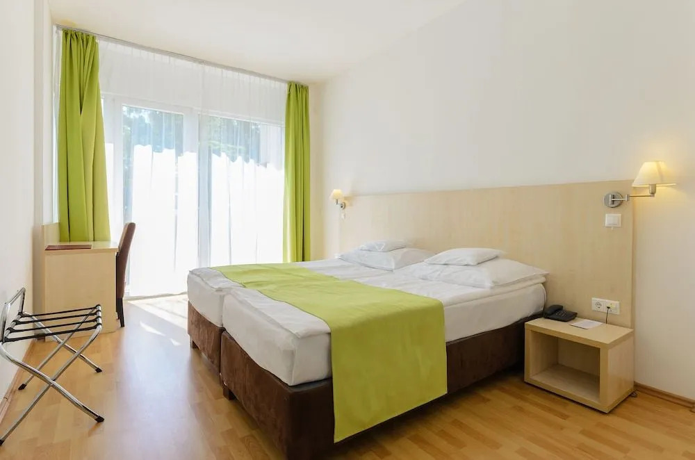 Hunguest Hotel Béke