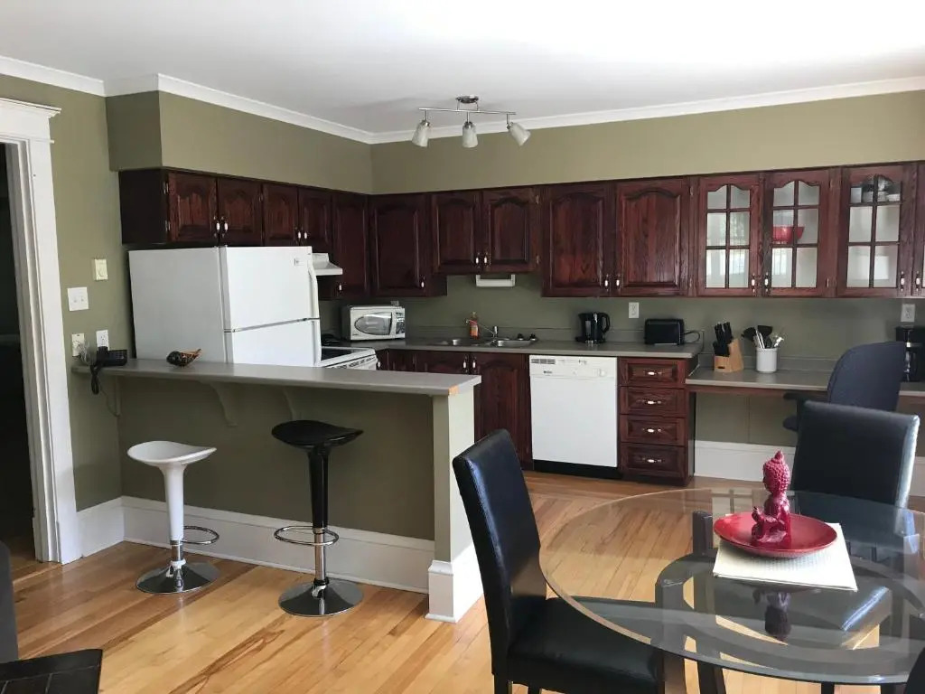 Leaside Executive Apartments