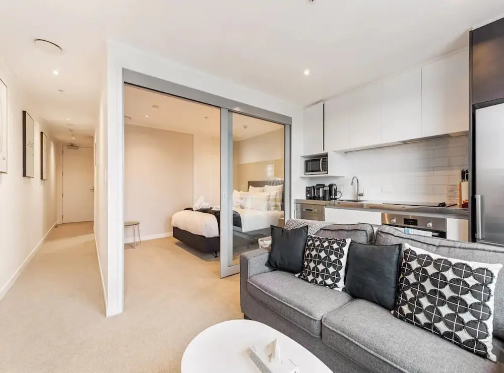 Contemporary Apt - Free Parking