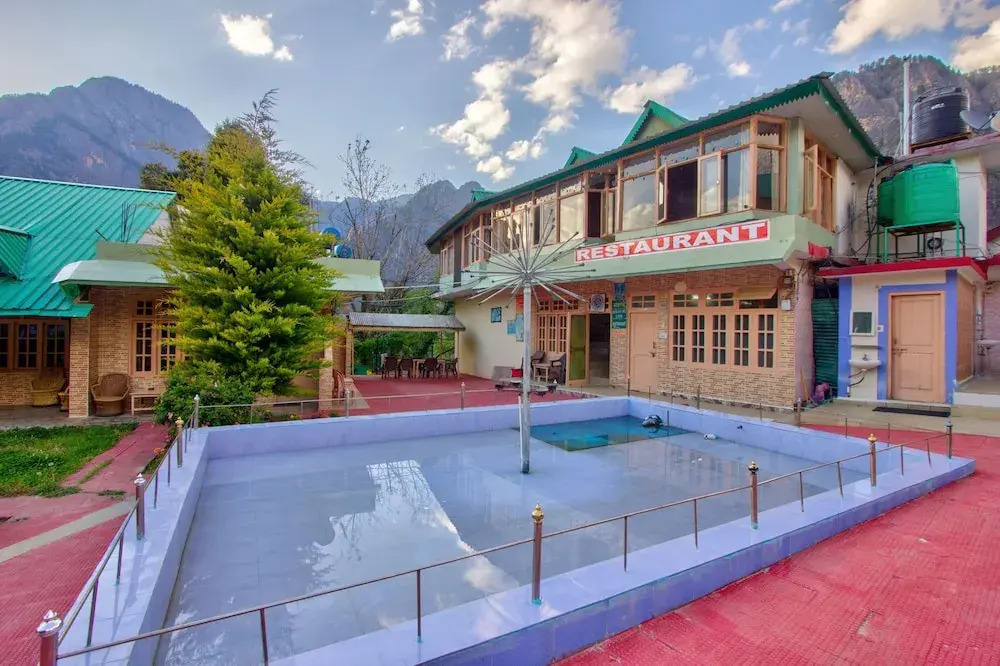 Regal Retreat