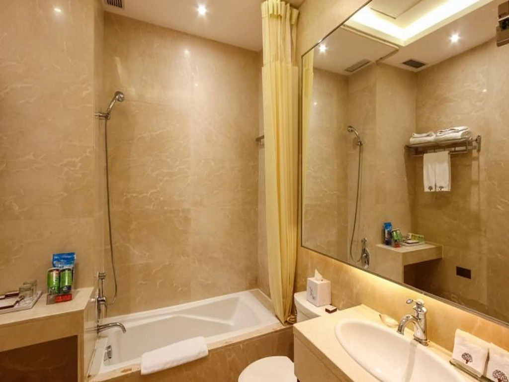 Fragrant Bay Hotel