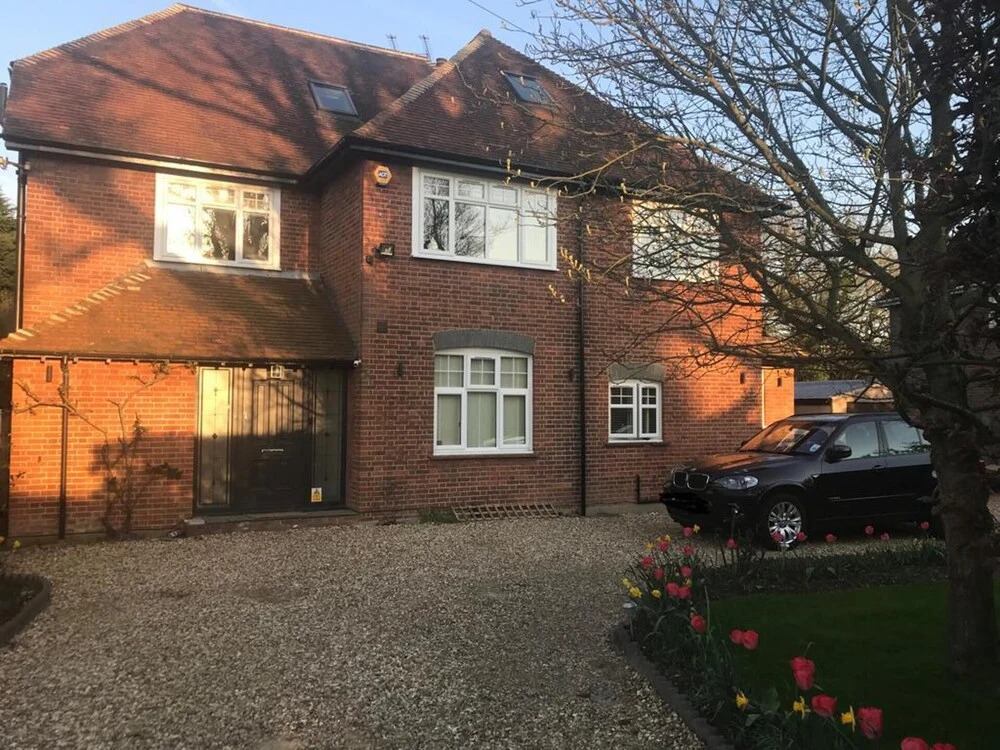 Stunning 4-bed House in Northwood