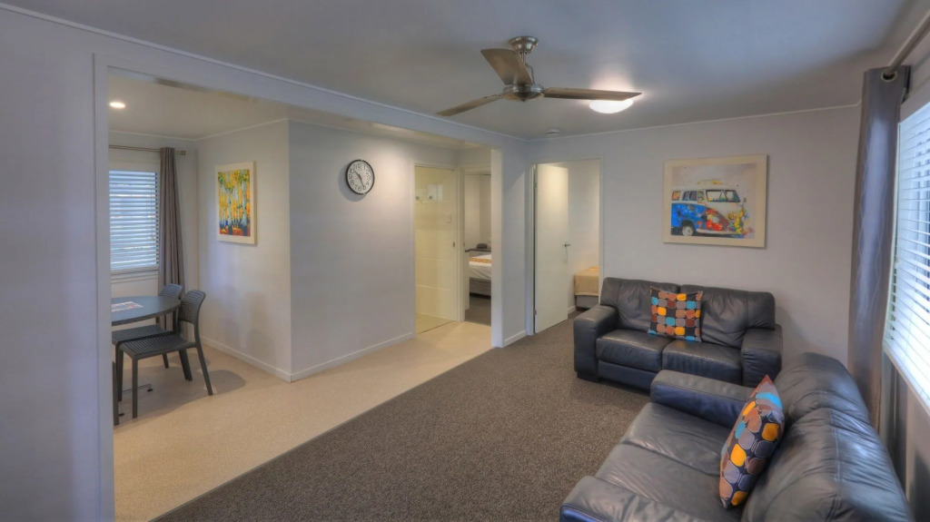 Alex Beach Cabins and Tourist Park