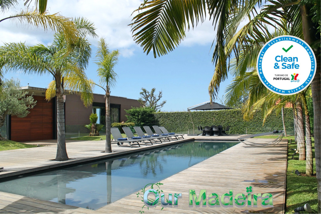 Elevator, heated pool, A/C, state of the art holiday property | SkyLounge