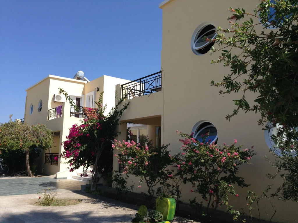 Manine Apartments