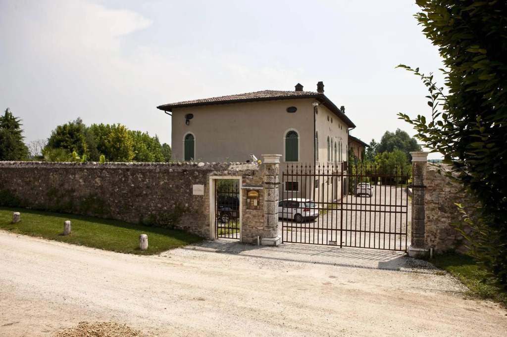 Relais Corte Guastalla Apartments