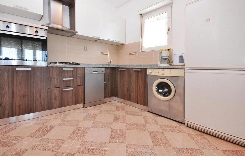 Beautiful Apartment in Omis With 3 Bedrooms