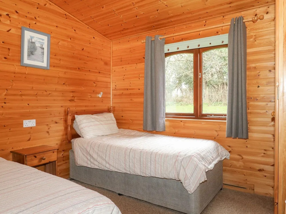 16 Amber Wood Lodge
