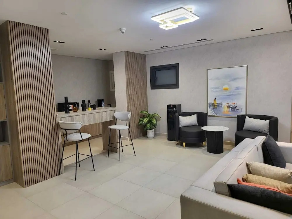 Апартаменты Mirdif Hills Apartaments
