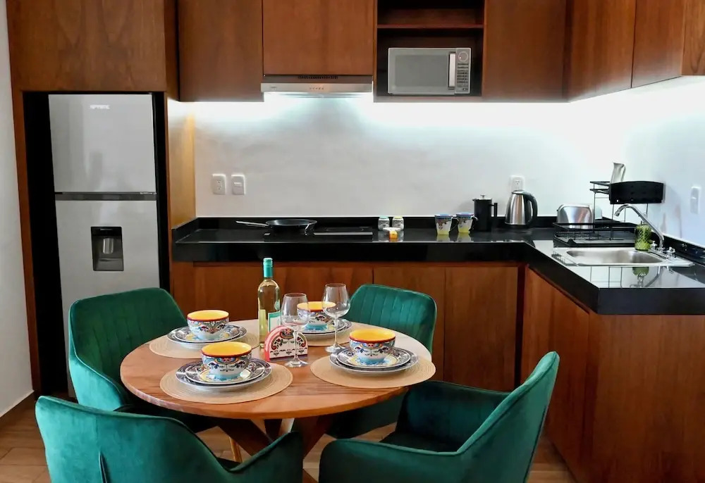 Sunset Kin Beach Apartments