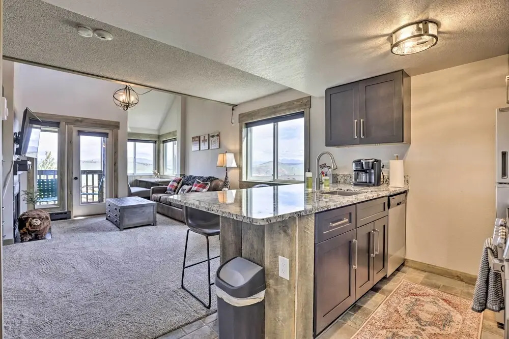 Updated Studio Loft in Granby: Epic Mountain Views
