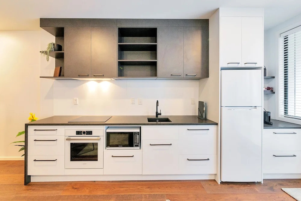 Chic & Stylish Apartment with Parking