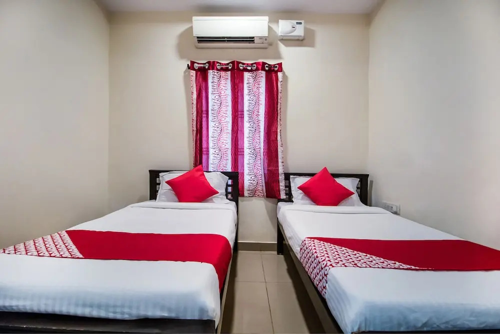 OYO 15739 Hotel Grand Brundavan