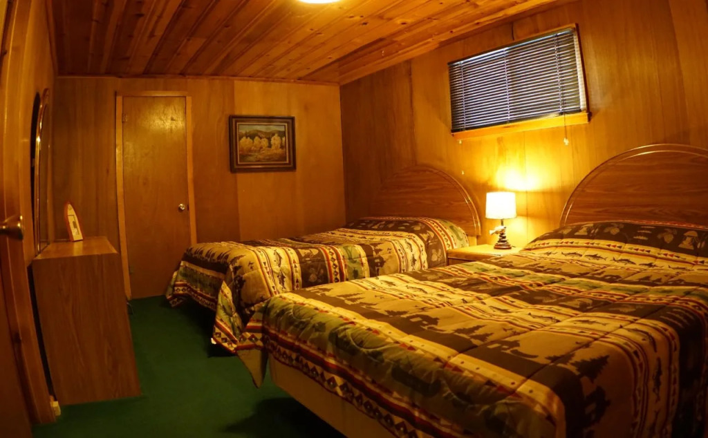 Eagle Nest Fly Shack & Lodge