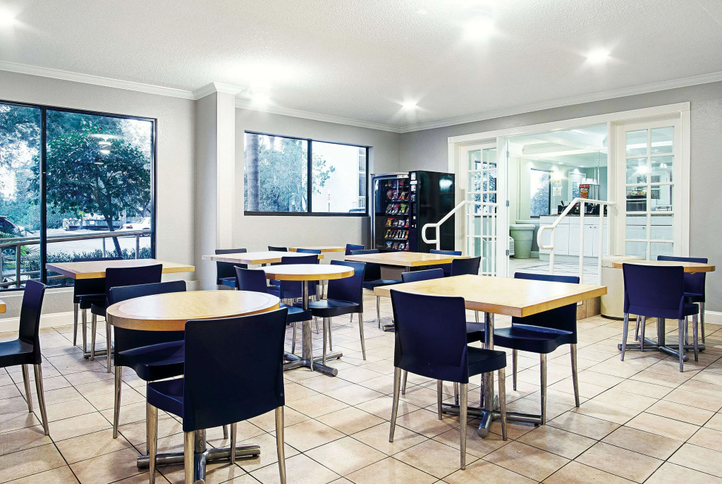 La Quinta Inn by Wyndham West Palm Beach - Florida Turnpike