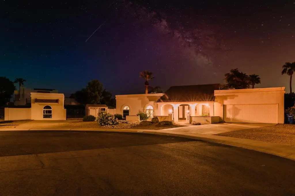 Desert Ridge by Avantstay Spacious Oasis w/ Pool & Hot Tub