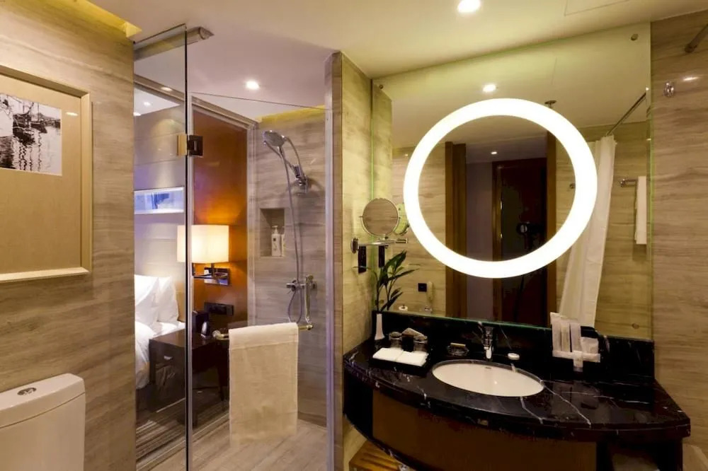 Qingdao Celebrity Hotel