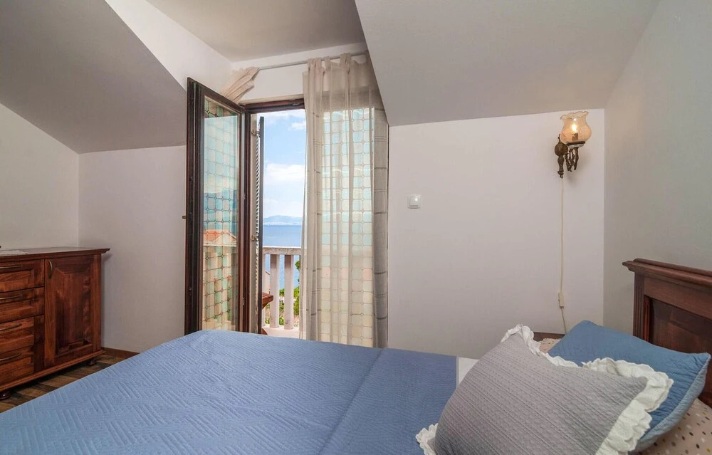 Beautiful Home in Postira With 5 Bedrooms and Wifi