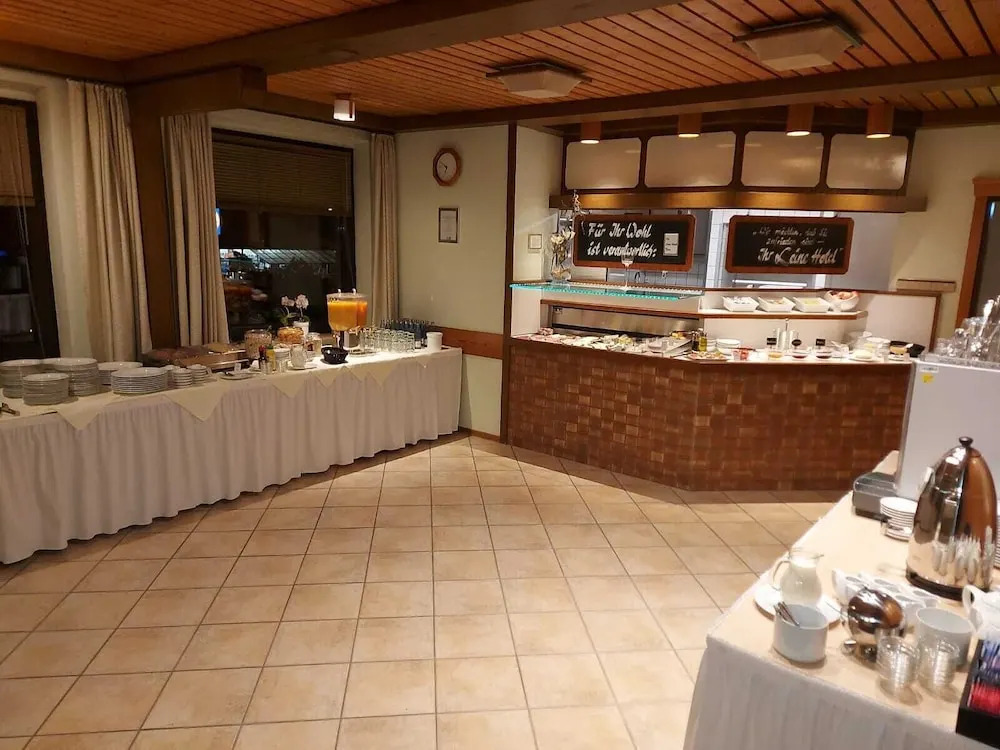 Leine Hotel