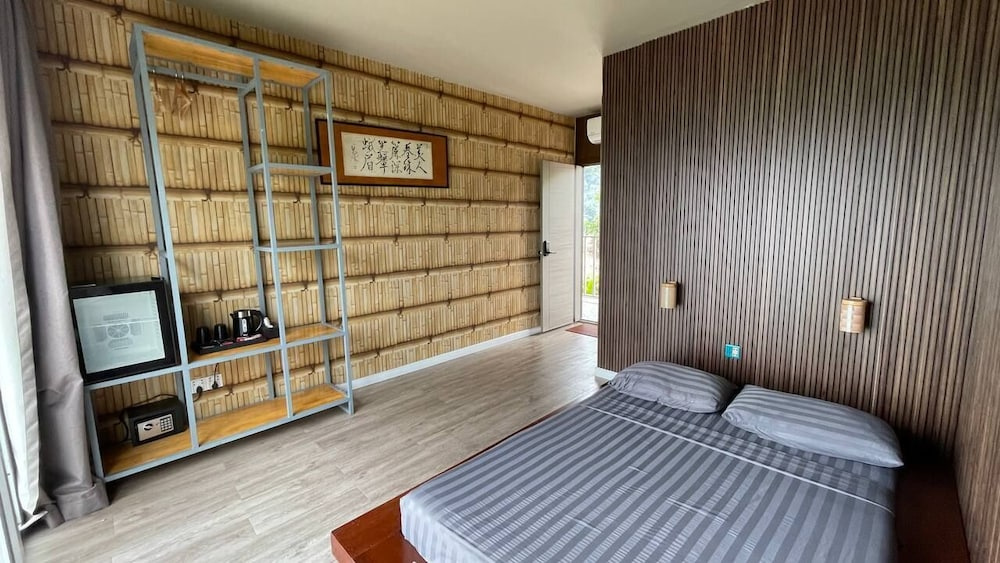 WHITE SAND ARK RESORT