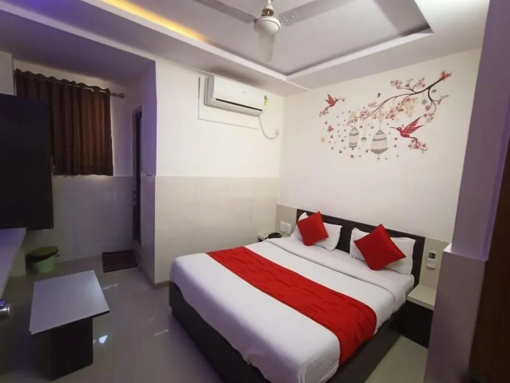 Hotel Gopi Palace