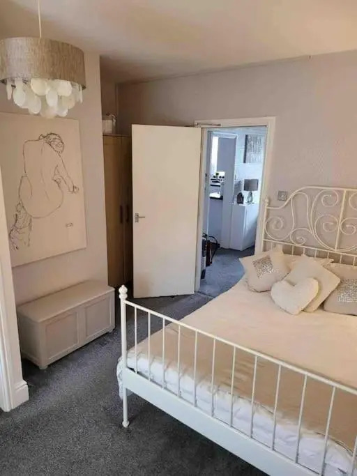 Willesden, Flat 2, A 1 Bedroom flat right in the heart of Llandudno