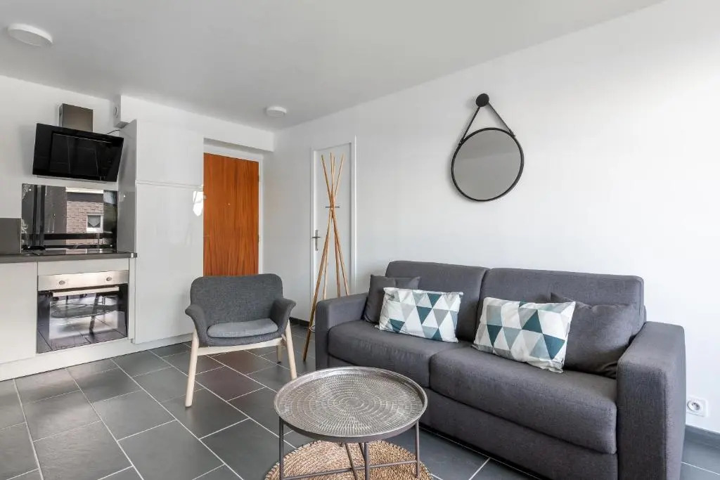 Appt Lumineux - Avec Balcon a 400m de la Plage