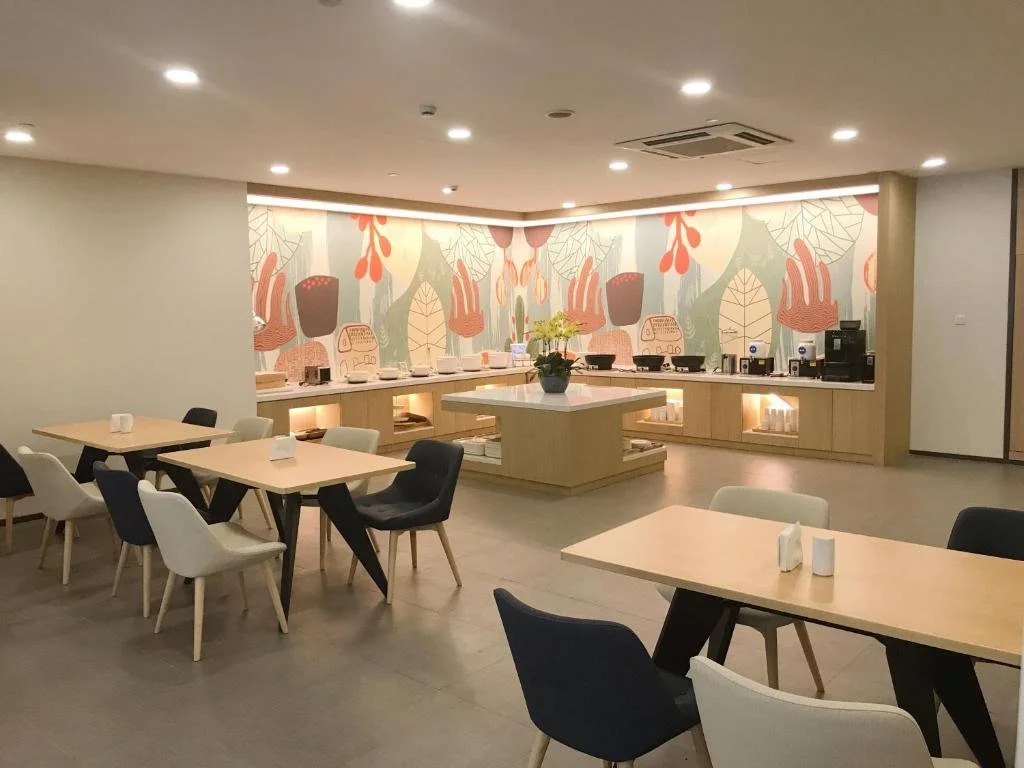 Hanting Hotel Shanghai Zhenping Road Subway Station New Branch