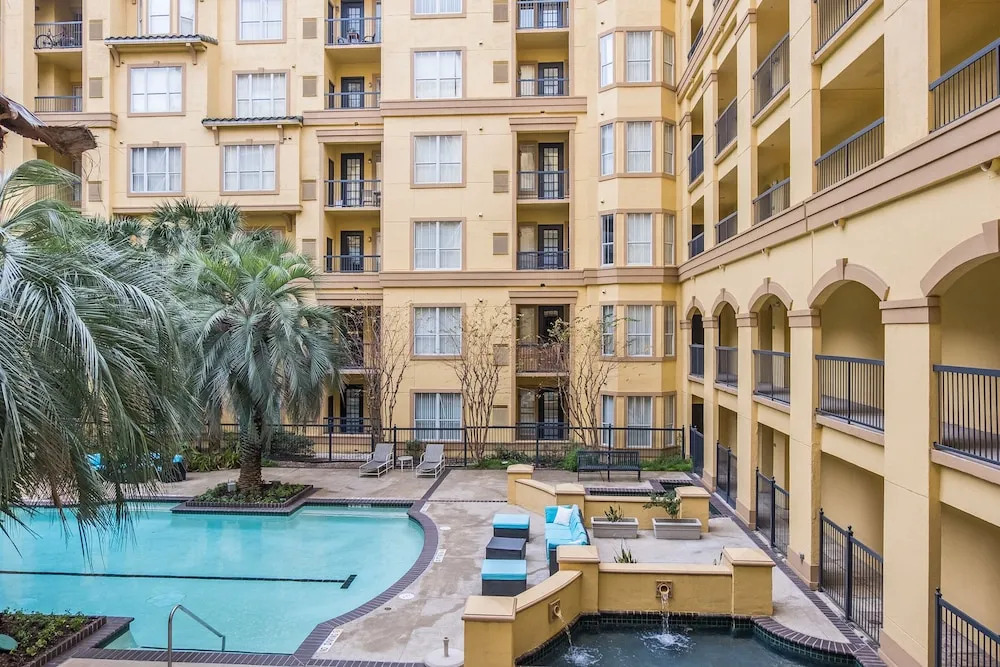 Luxe Midtown Apartments by Frontdesk