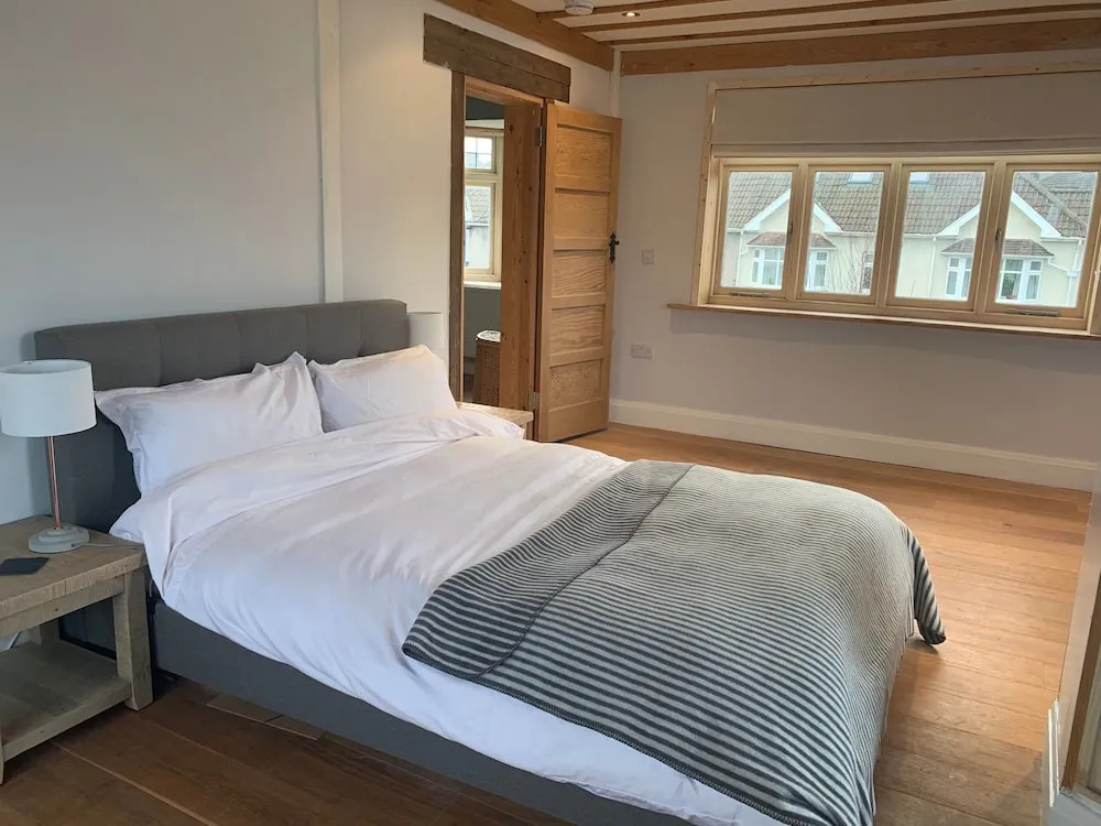 Spacious 3 Bedroom Home in Stoke Bishop
