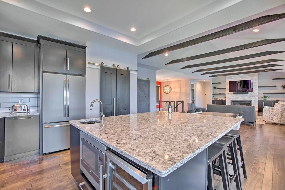 Sunroom + Hot Tub! Waterfront Silver Lake Home