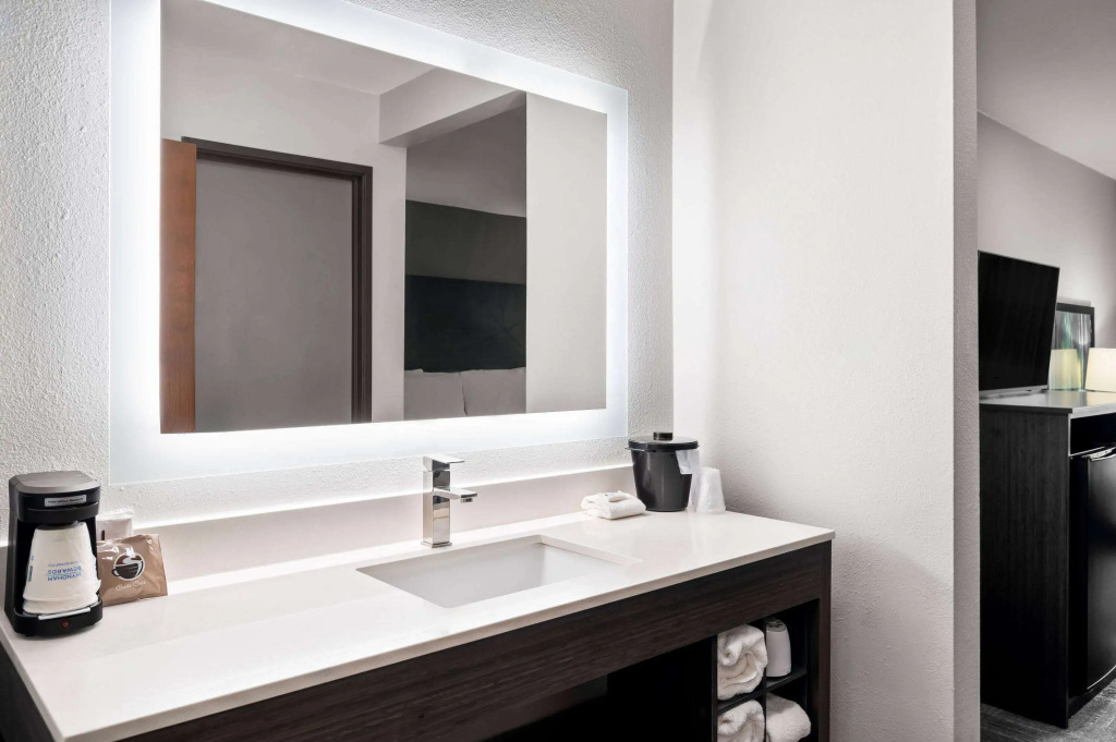 La Quinta Inn by Wyndham Indianapolis Airport Executive Dr