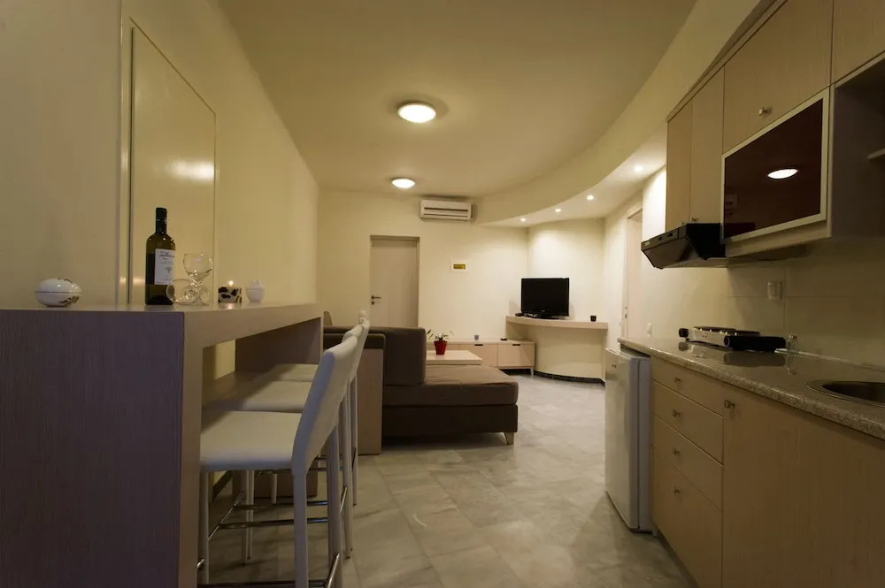 Seafalios-Beach Front Apt