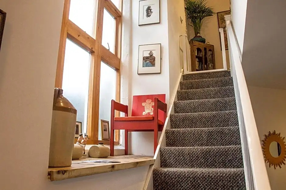 James John Hamilton House and backpacker hostel
