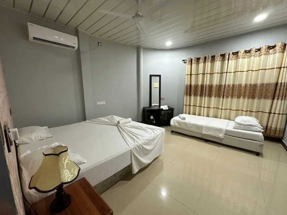 NikainnHimandhoo