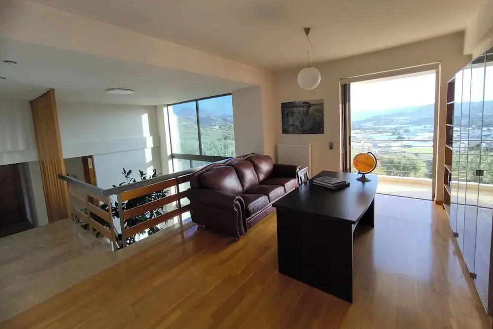 Villa Mirtylla luxury retreat w Pool, BBQ and Gym