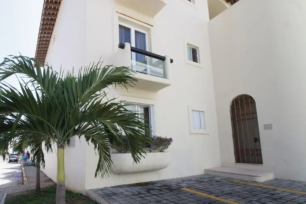 Exquisite Condo with Roof Pool I Near 5th & Beach